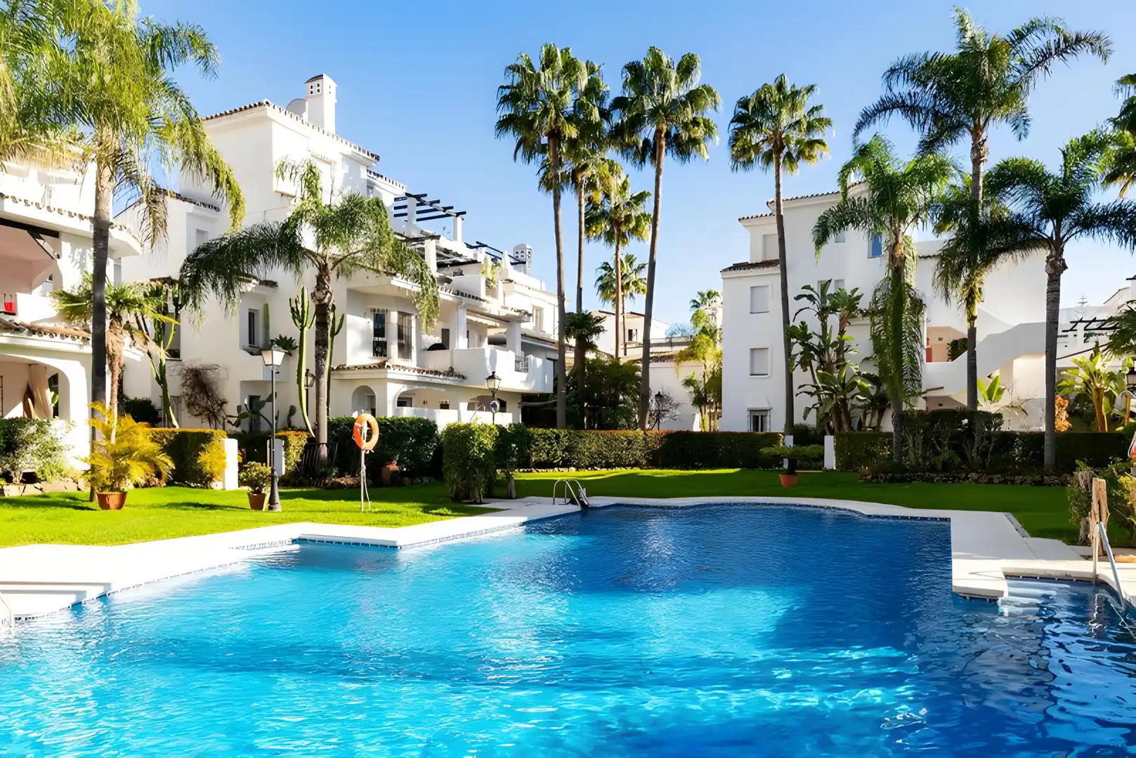 Reihenhaus mit Pool zum Verkauf in Nueva Andalucía