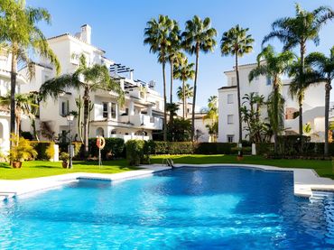 Adossat amb piscina en venda a Nueva Andalucía