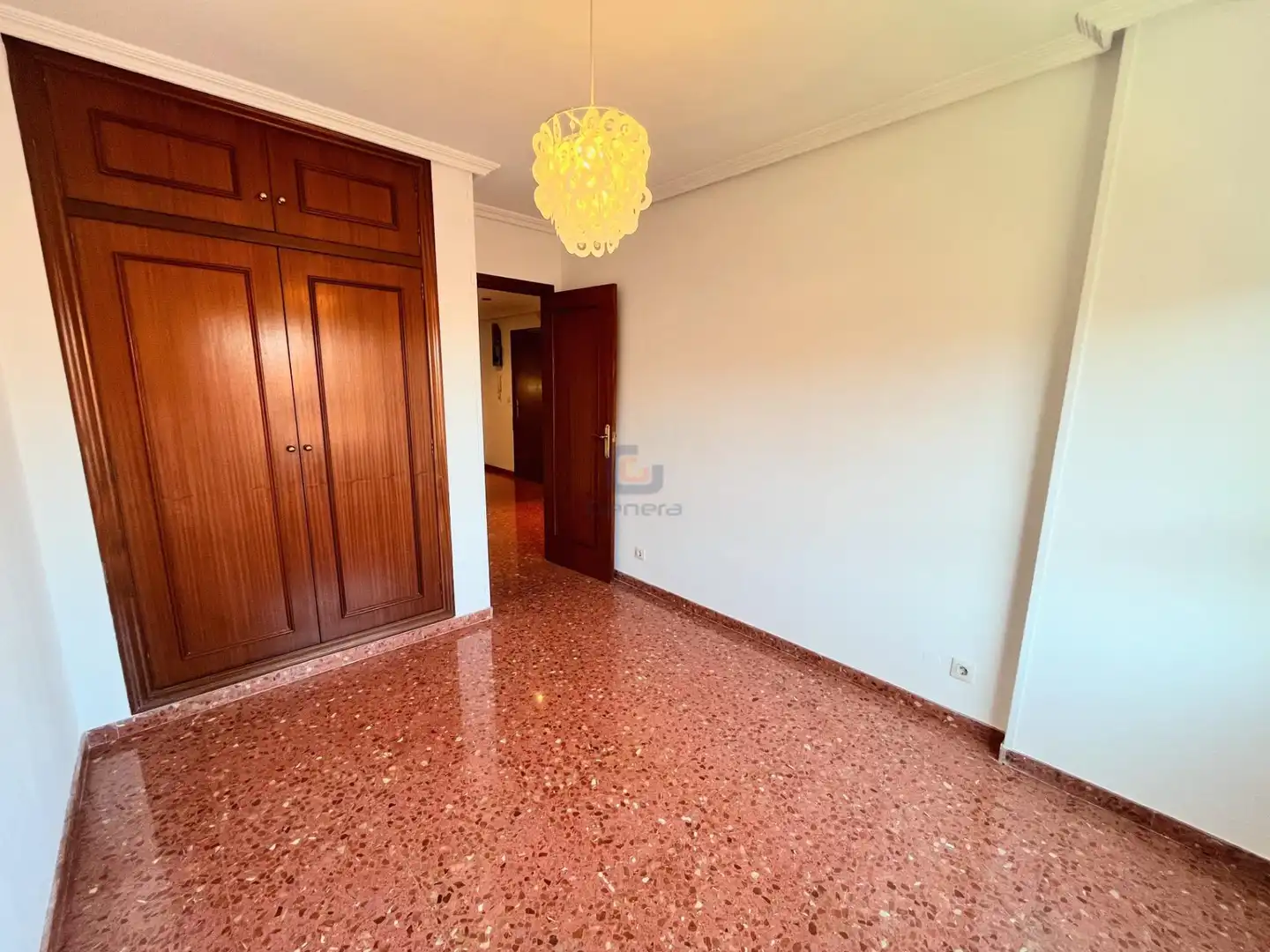 Piso en venta en Alicante / Alacant con Jardín privado, Terraza y Piscina comunitaria