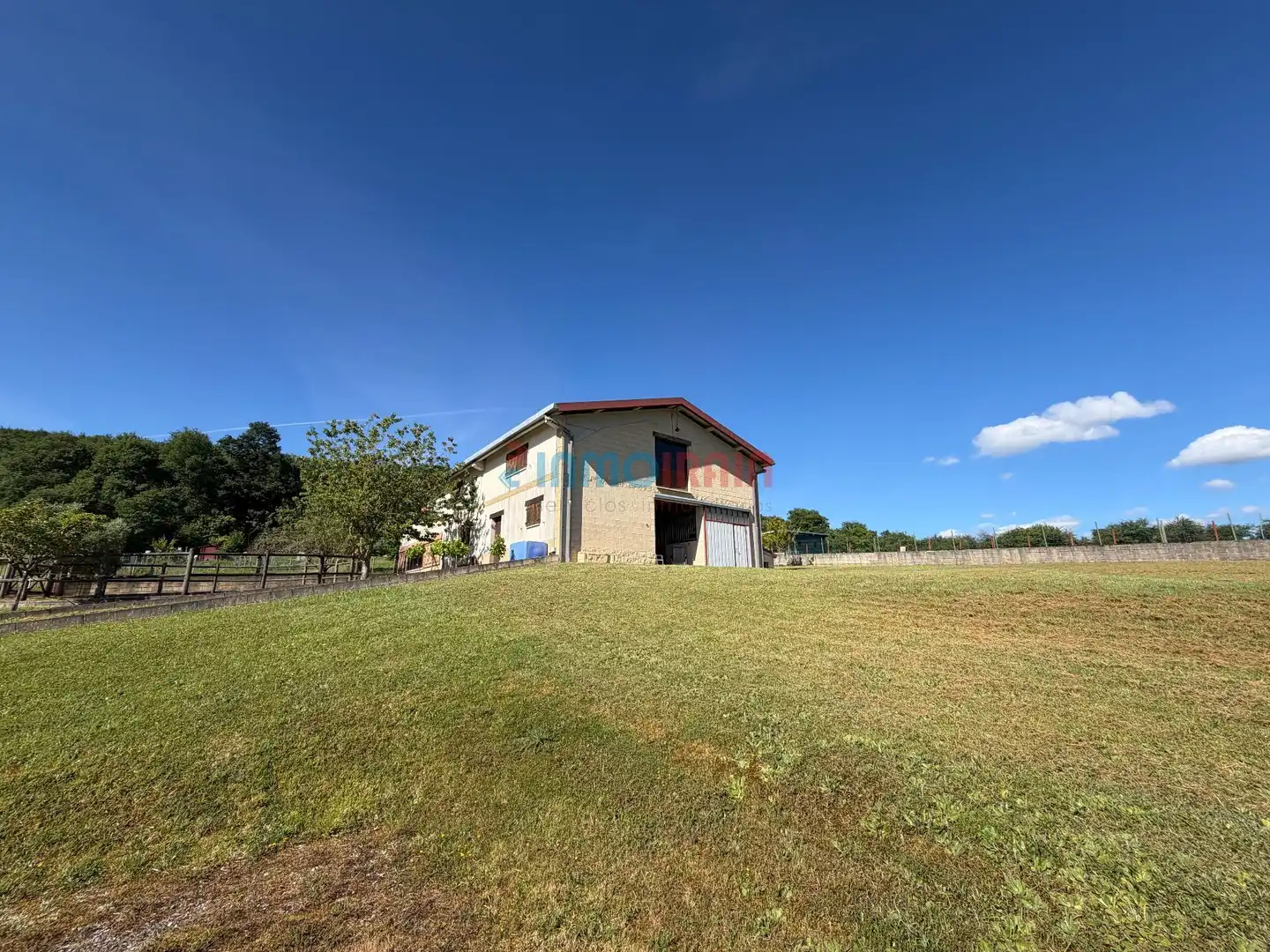 Vista exterior de Nave industrial en venta en Altsasu / Alsasua