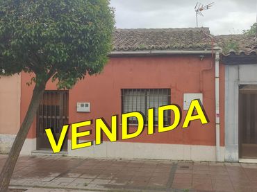 Haus zum Verkauf in Avenida de la Constitución