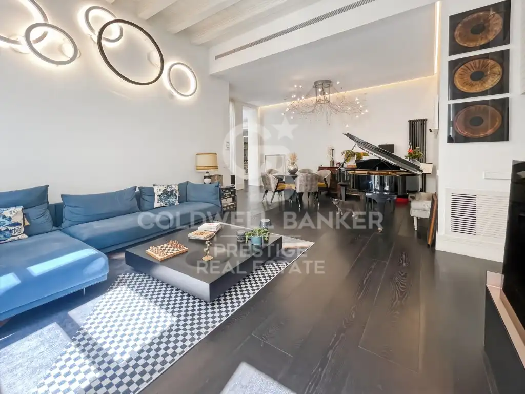 Sala d'estar de Dúplex en venda en Barcelona amb Aire condicionat, Terrassa i Forn