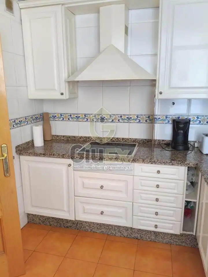 Kitchen of Flat for rent in Cáceres  with Air Conditioner, Heating and Terrace