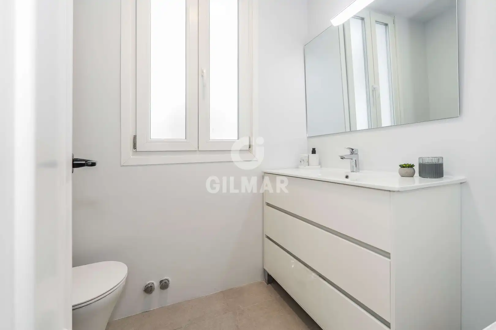 Bathroom of Flat for sale in Madrid  with Heating