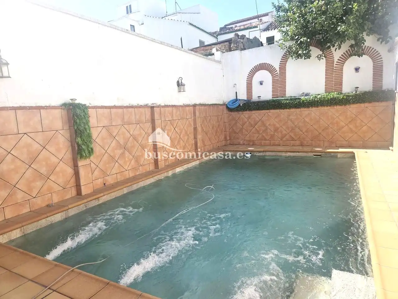Piscina de Casa adosada en venda en Torredonjimeno amb Aire condicionat, Calefacció i Piscina