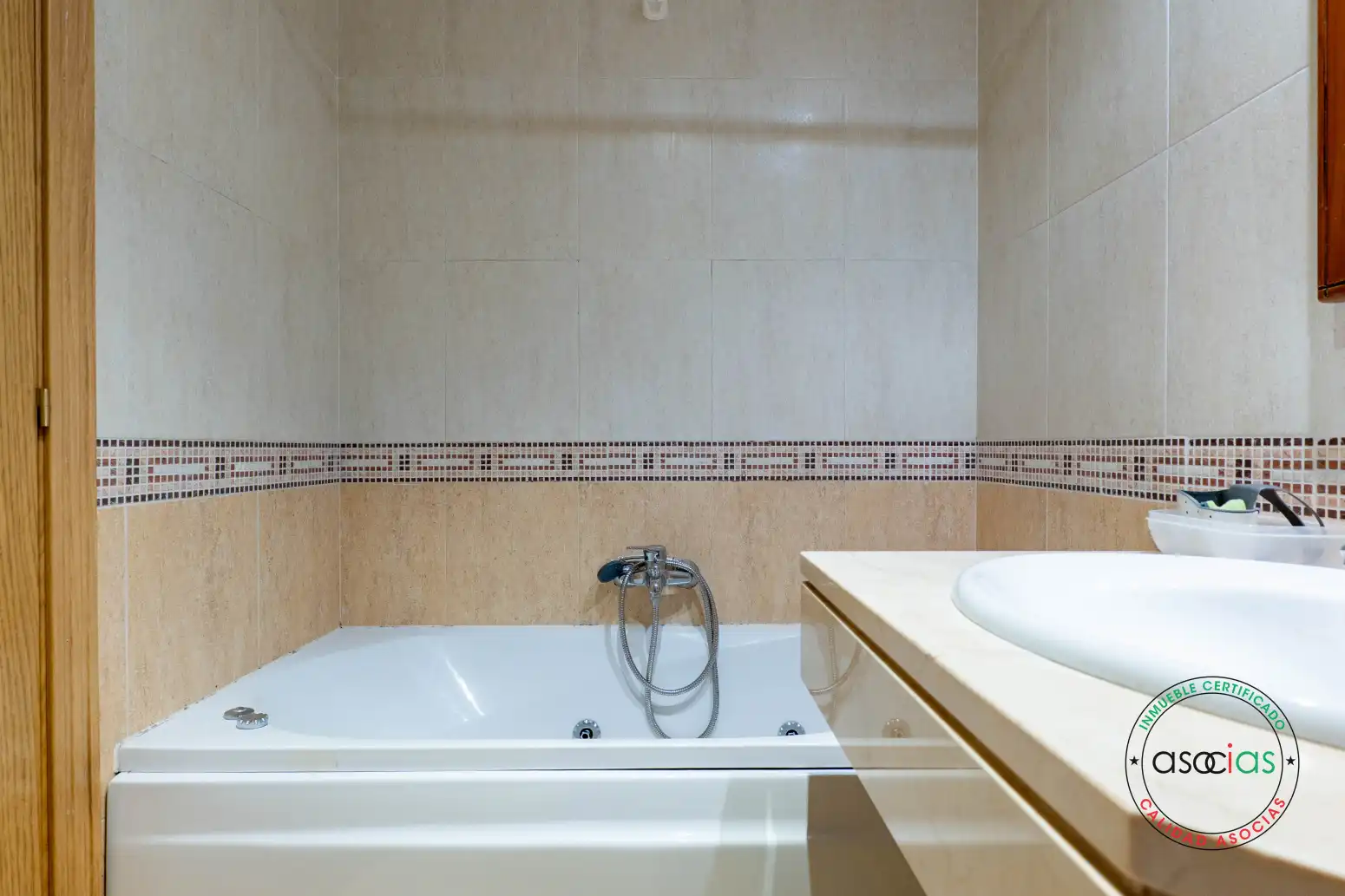 Baño de Piso en venta en Gijón  con Calefacción, Terraza y Trastero