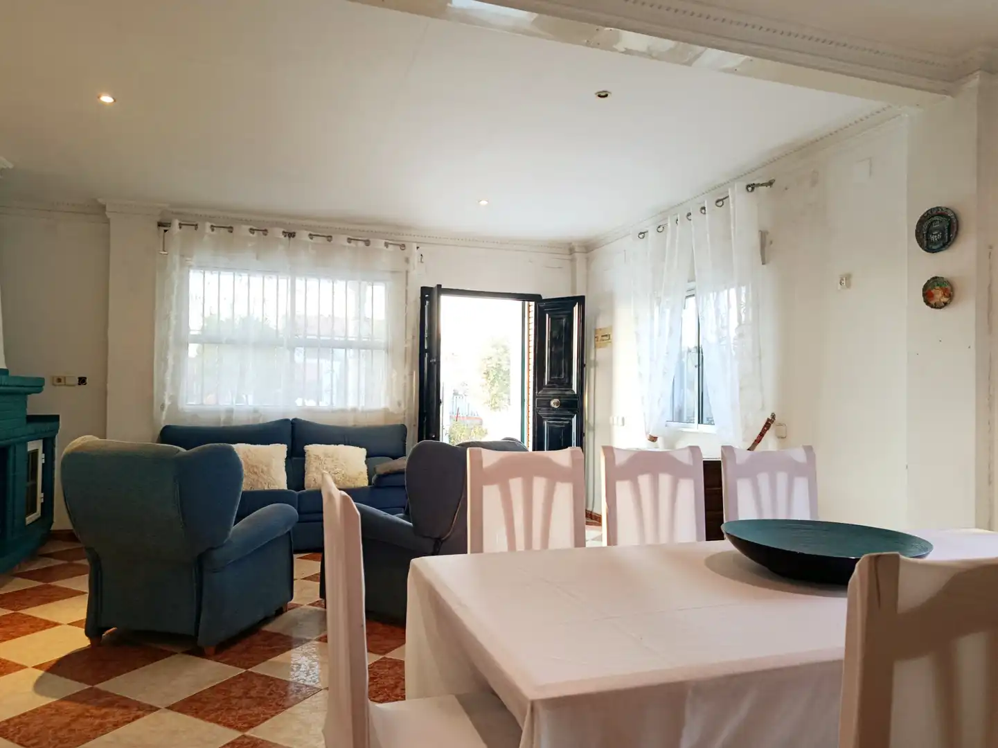 Wohnzimmer von Country house zum Verkauf in Hinojos mit Privatgarten, Terrasse und Schwimmbad