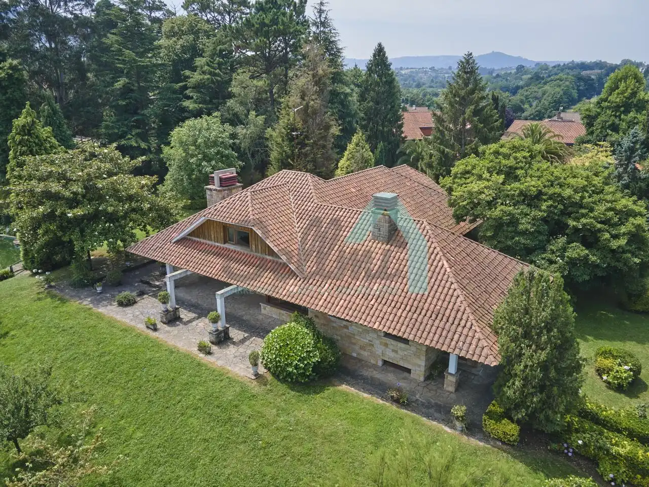 Jardí de Casa o xalet en venda en Gijón  amb Aire condicionat, Jardí privat i Parquet