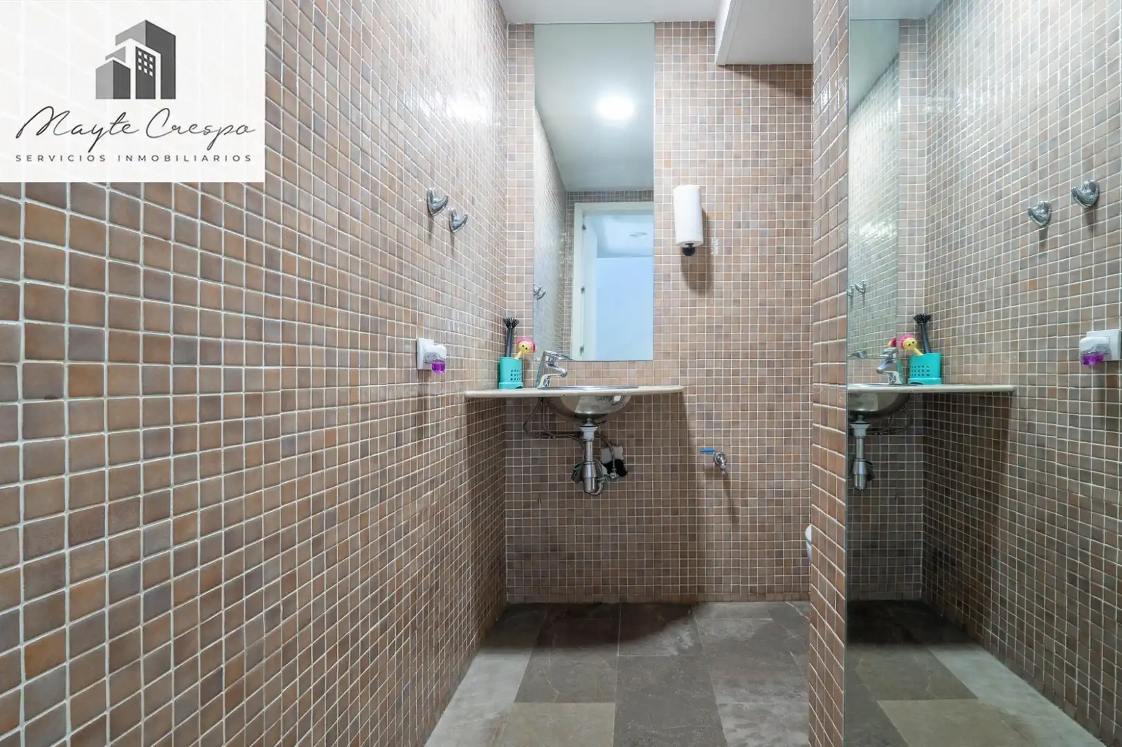 Badezimmer von Gebäude zum Verkauf in Granada