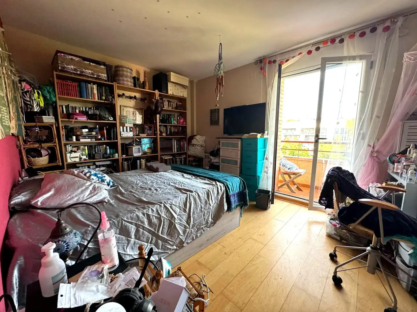 Schlafzimmer von Dachboden zum Verkauf in Castelldefels mit Klimaanlage, Heizung und Parkett