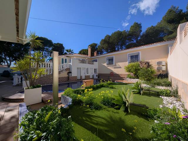 Casa adosada en Venta en La Nucia Pueblo