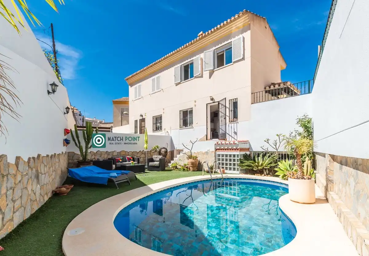 Detached homes for rent in Calle Rambla del Espinar, La Herradura centro