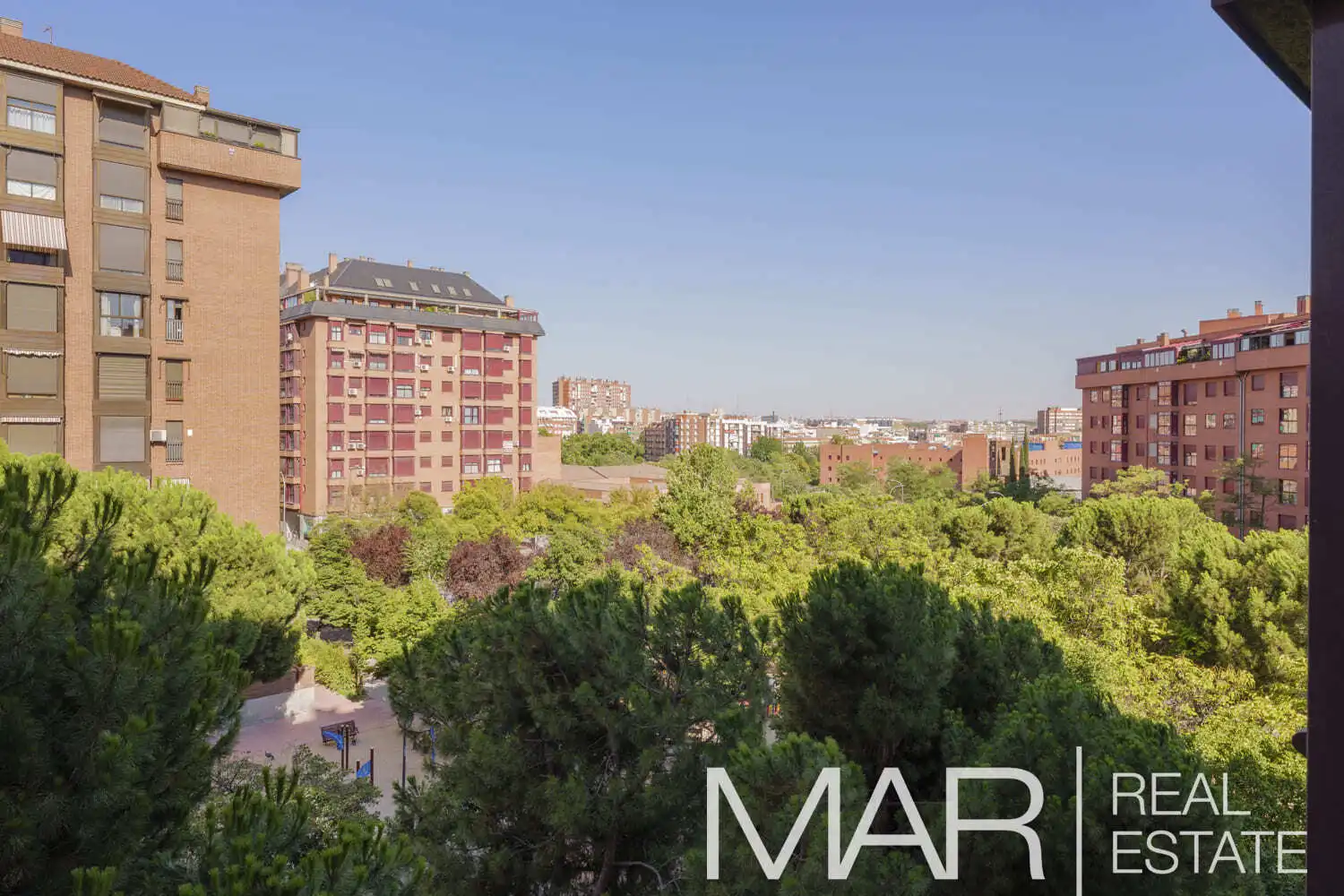 Flat for sale in Calle Nogales, Acacias