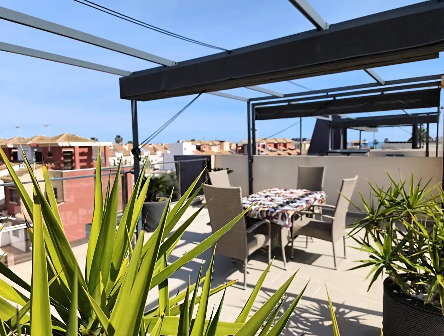 Terrasse von Wohnungen zum Verkauf in Pilar de la Horadada mit Klimaanlage, Heizung und Terrasse