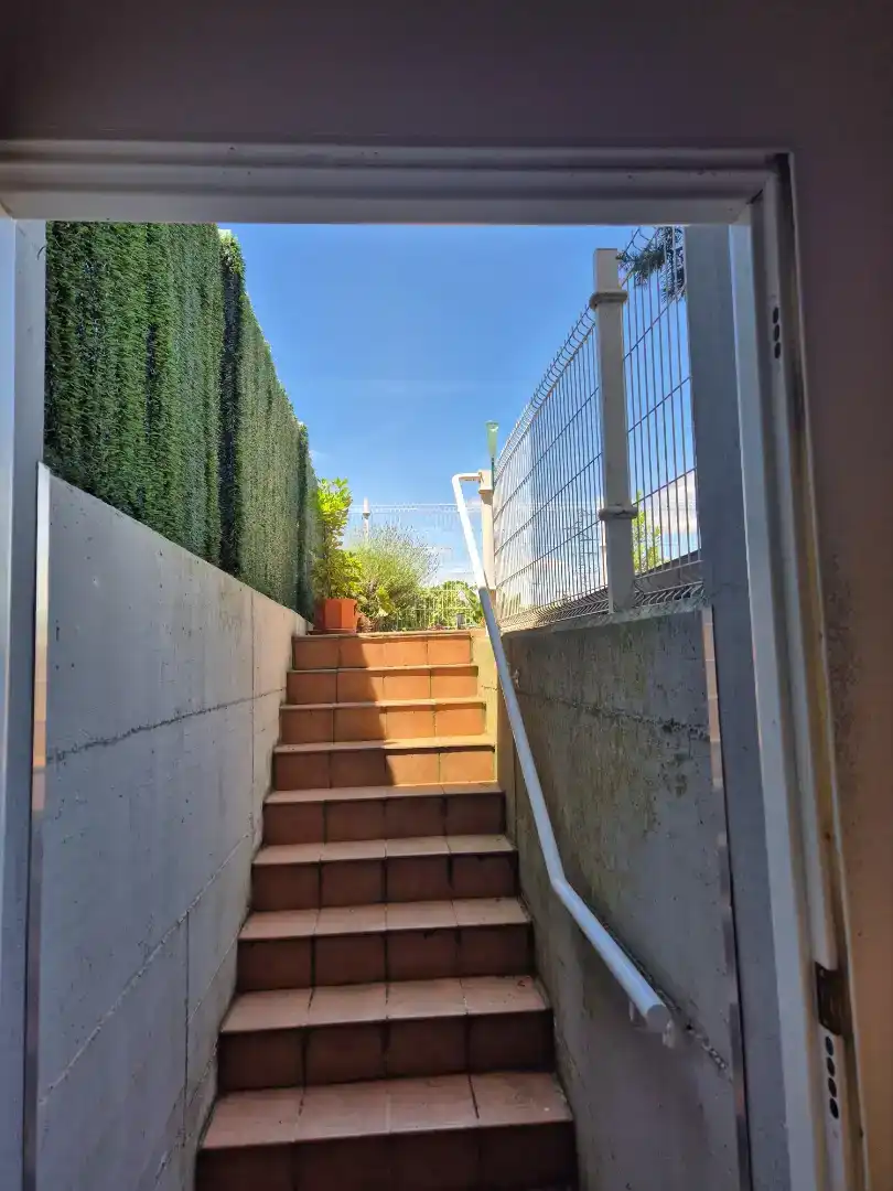 Terrassa de Pis en venda en Medrano amb Jardí privat, Traster i Moblat