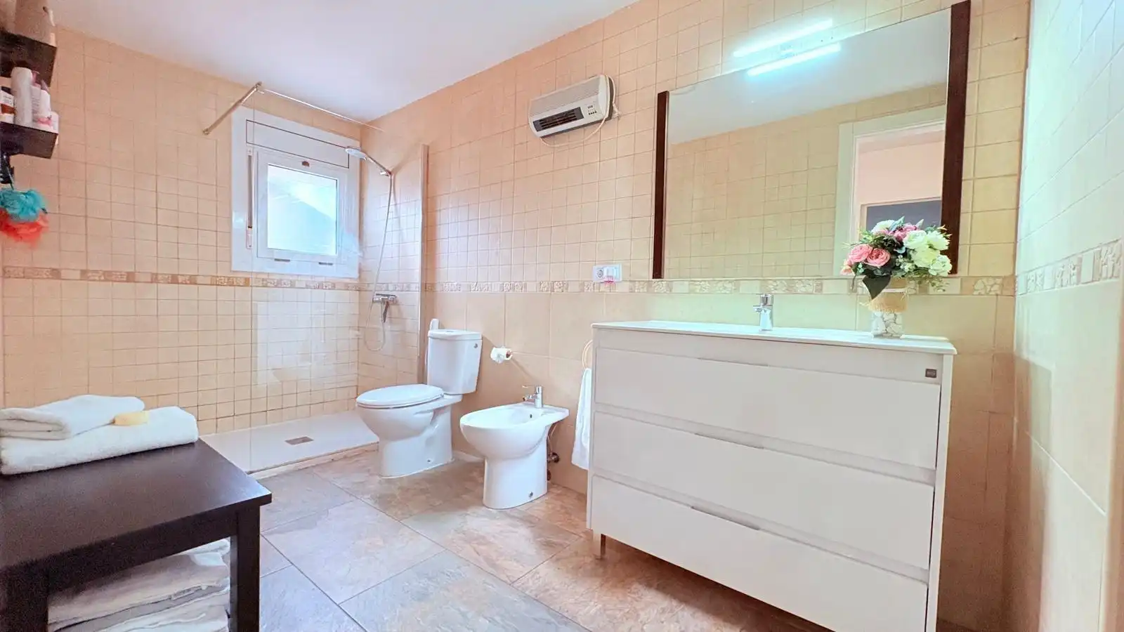 Baño de Casa o chalet en venta en Castellar del Vallès con Aire acondicionado, Jardín privado y Terraza
