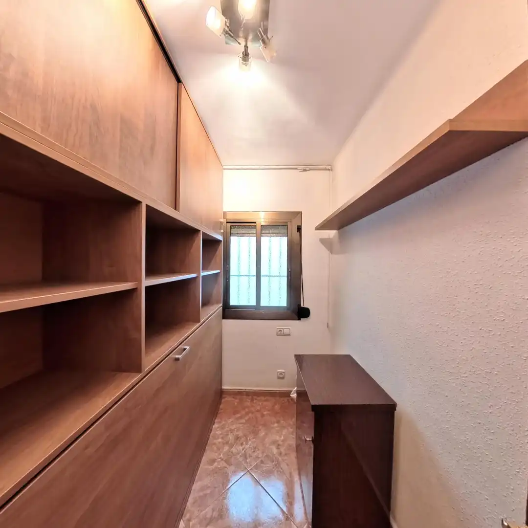 Piso en venta en Barcelona con Balcón y Alarma
