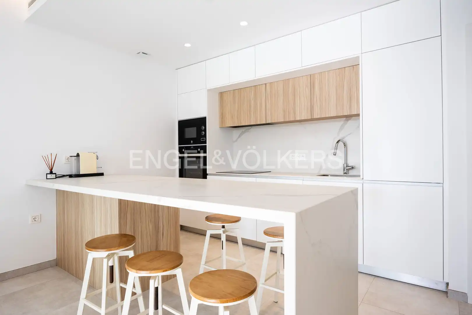 Kitchen of Attic for sale in Chipiona  with Air Conditioner, Heating and Terrace