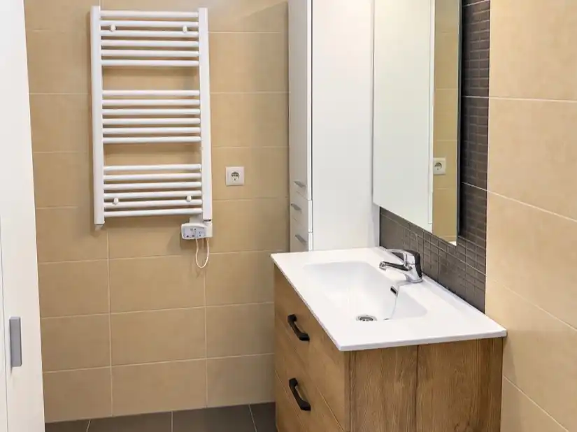 Bany de Pis en venda en Pantoja amb Aire condicionat i Balcó
