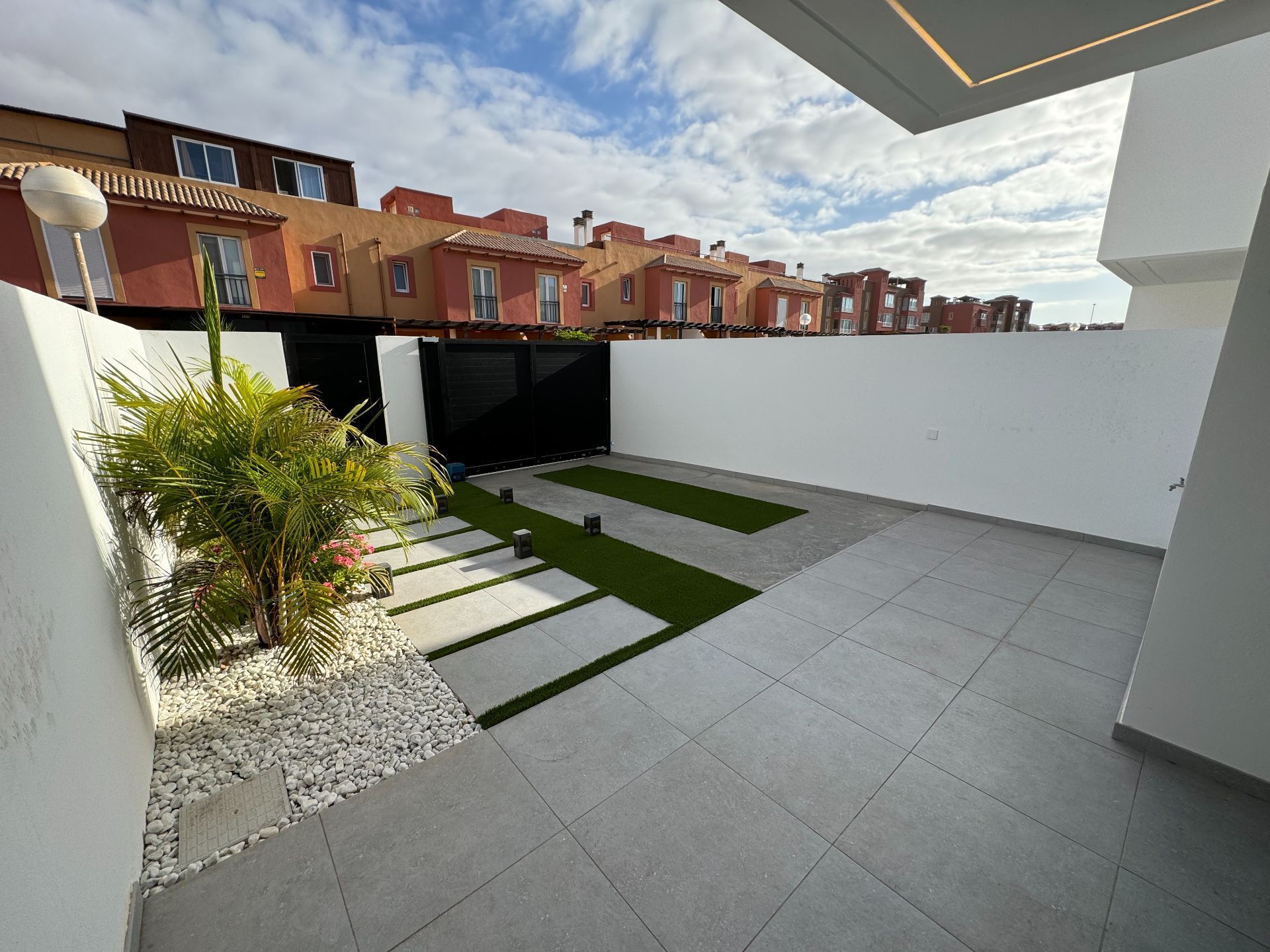 Terrassa de Casa o xalet en venda en La Oliva amb Aire condicionat, Jardí privat i Terrassa