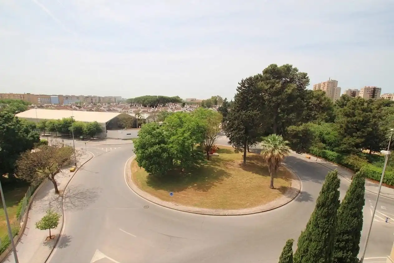 Außenansicht von Wohnung zum Verkauf in Jerez de la Frontera mit Klimaanlage, Heizung und Parkett