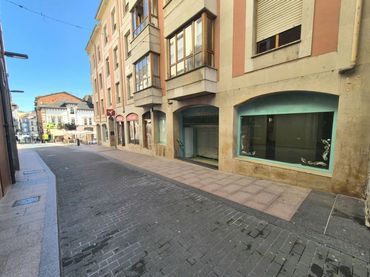 Local commercial à louer à Grado