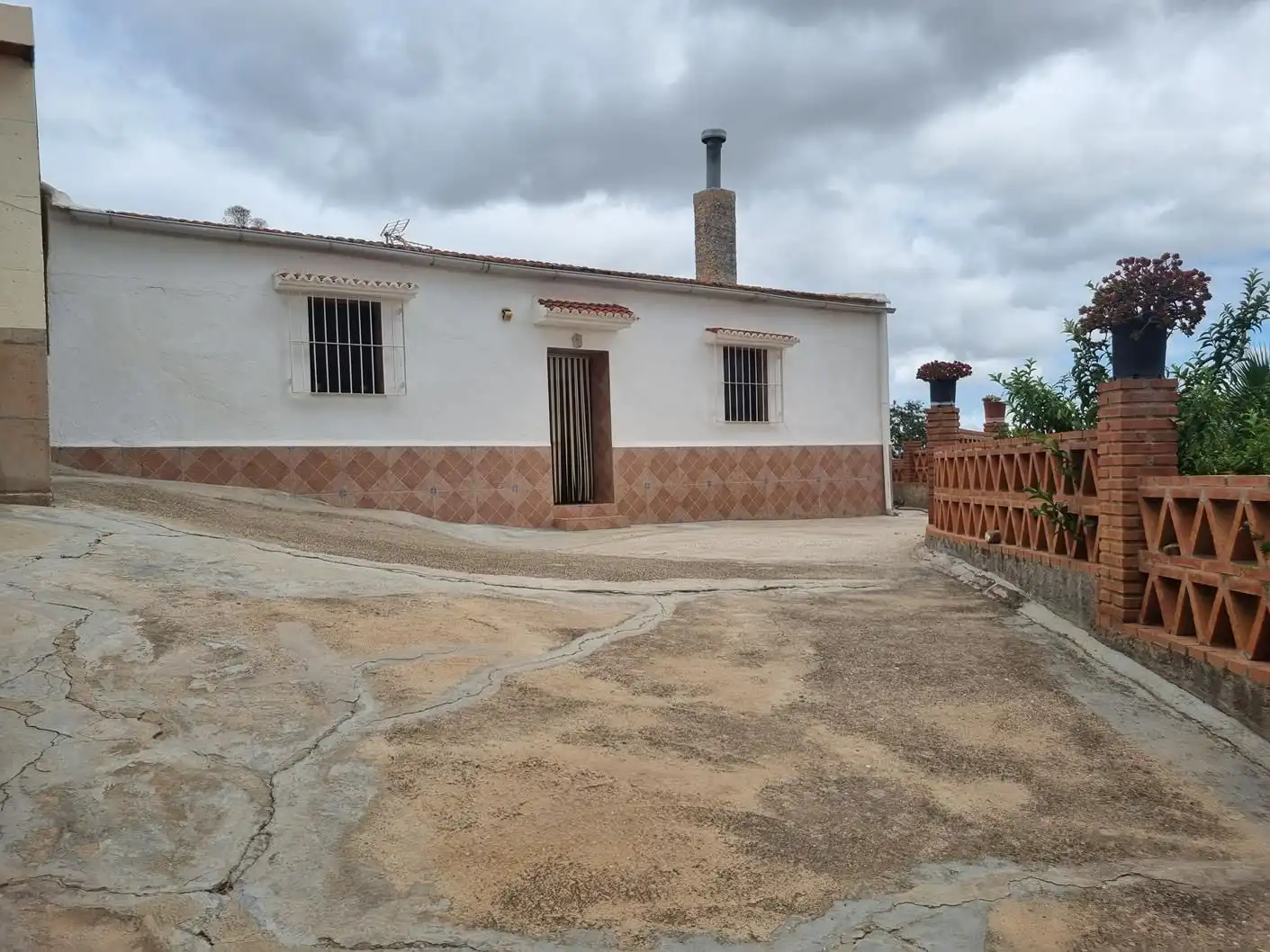 Vista exterior de Casa o chalet en venta en Casarabonela con Jardín privado, Terraza y Trastero