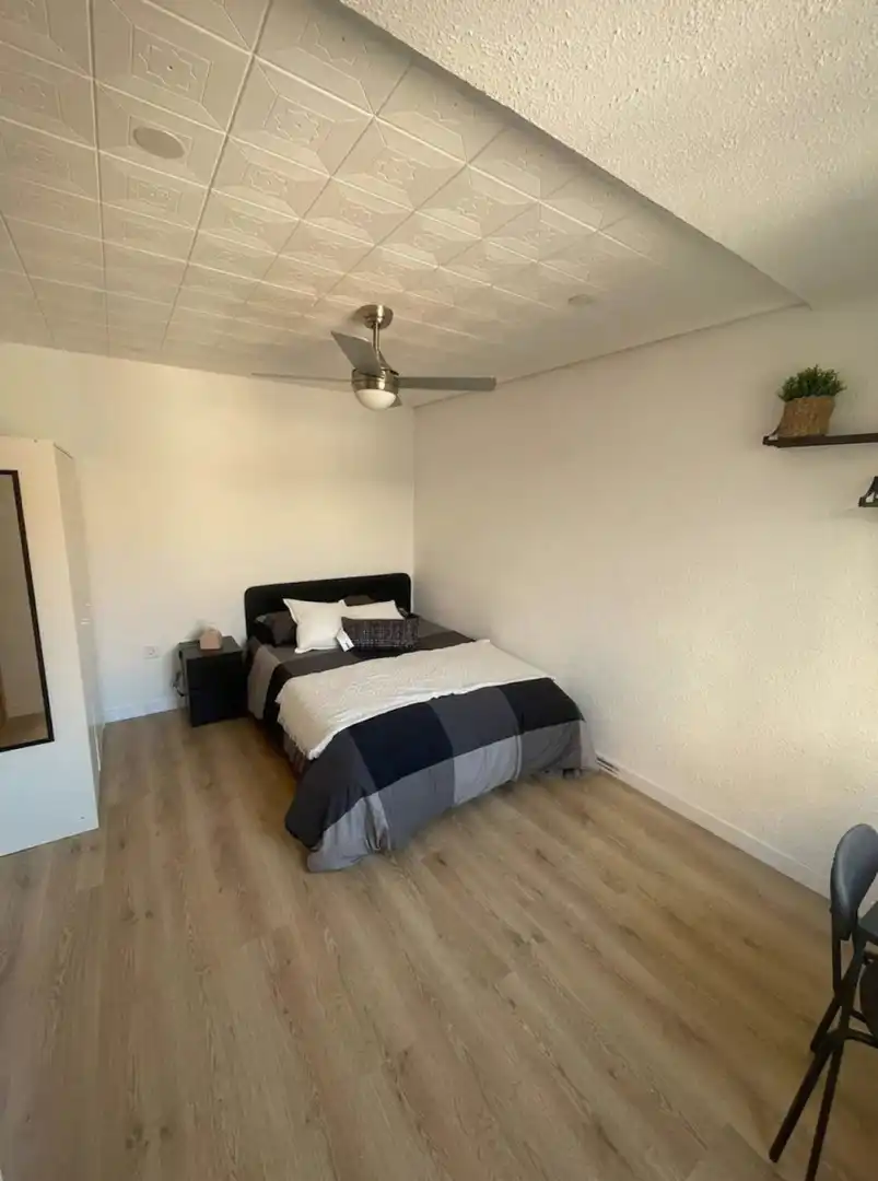 Schlafzimmer von Wohnung zur untervermieten in Rascanya