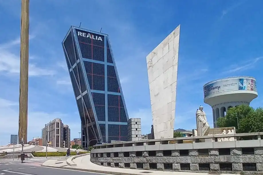 Vista exterior de Pis en venda en Madrid amb Aire condicionat