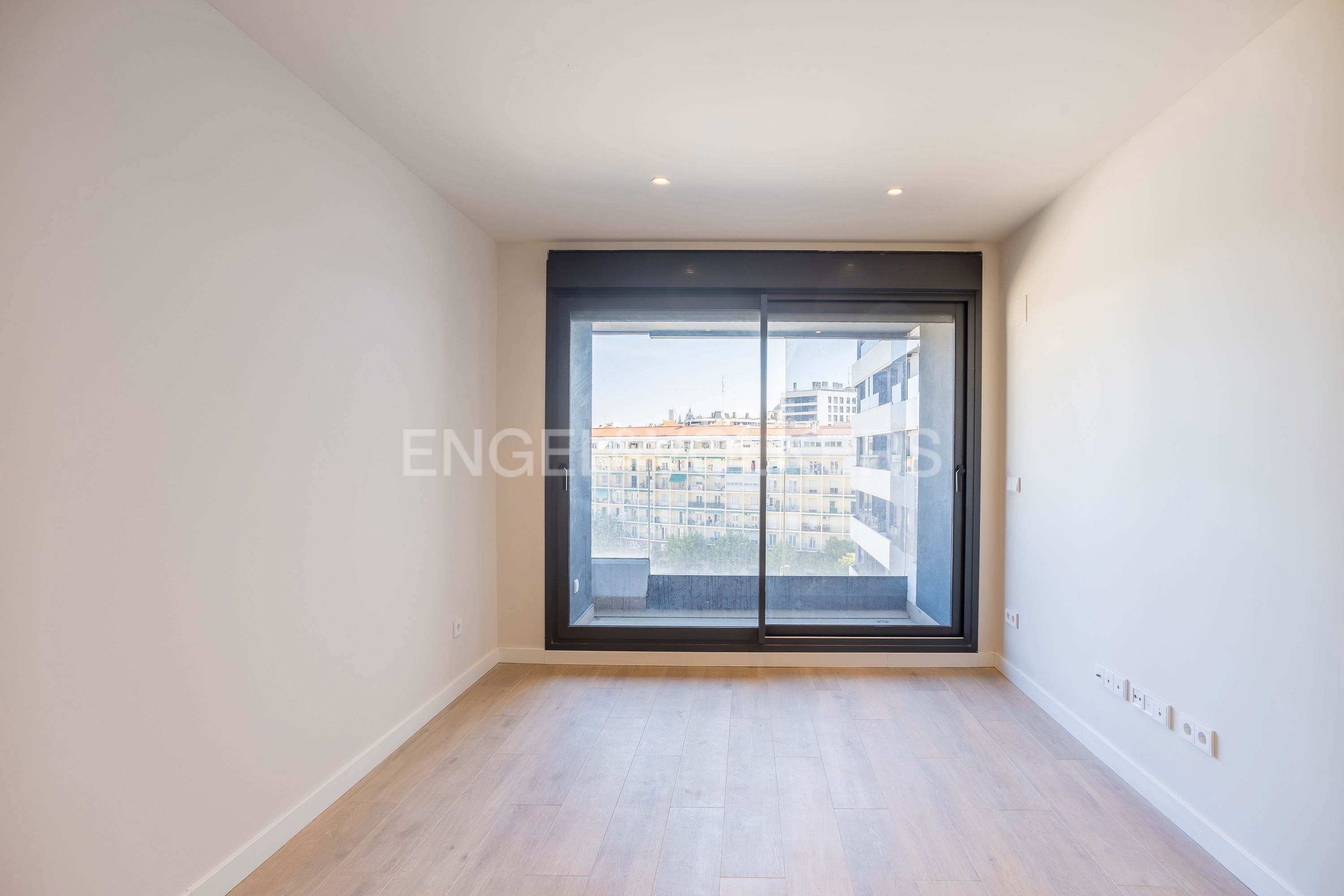 Dormitori de Apartament de lloguer en  Madrid Capital amb Aire condicionat, Calefacció i Terrassa