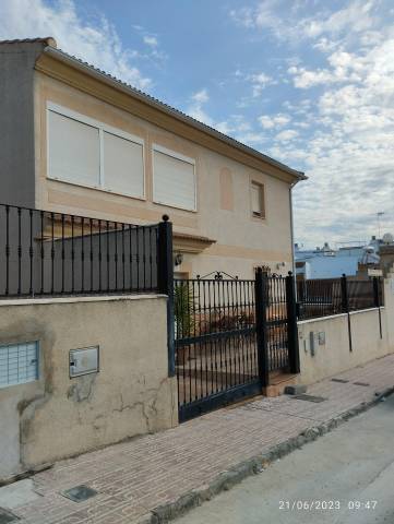 Casa adosada en Venta en Bujalance