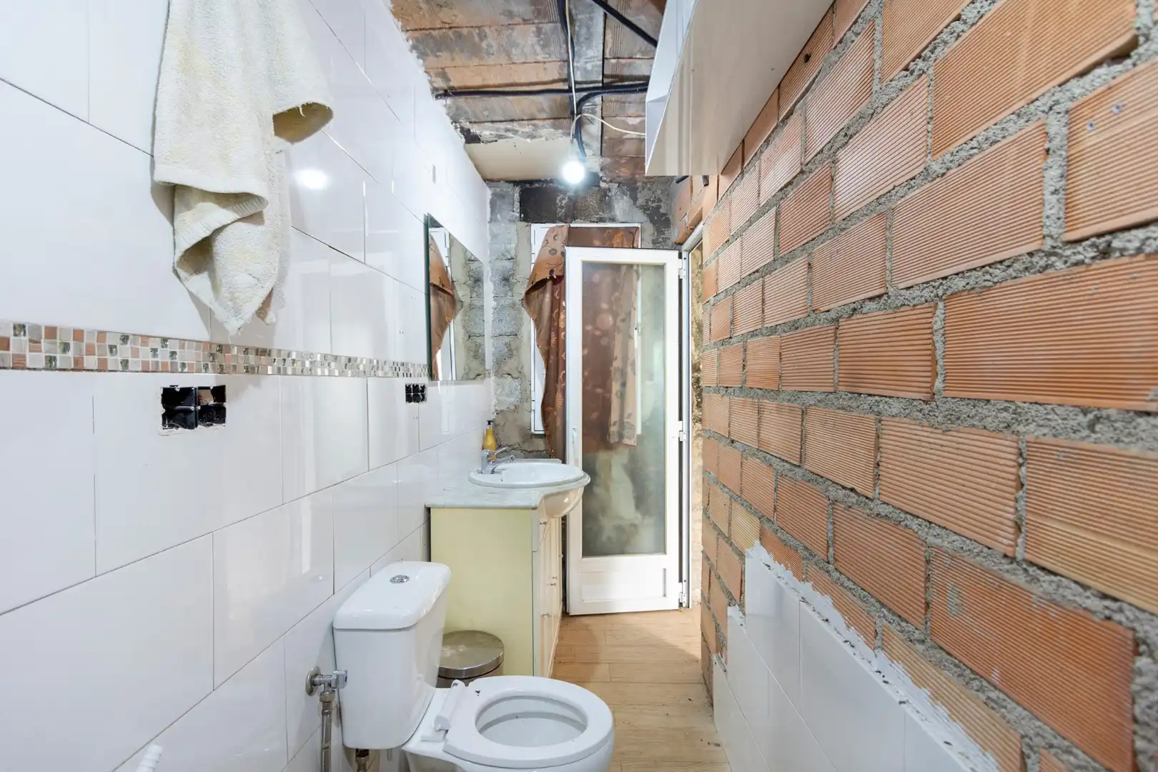Badezimmer von Country house zum Verkauf in Dúrcal mit Privatgarten und Terrasse