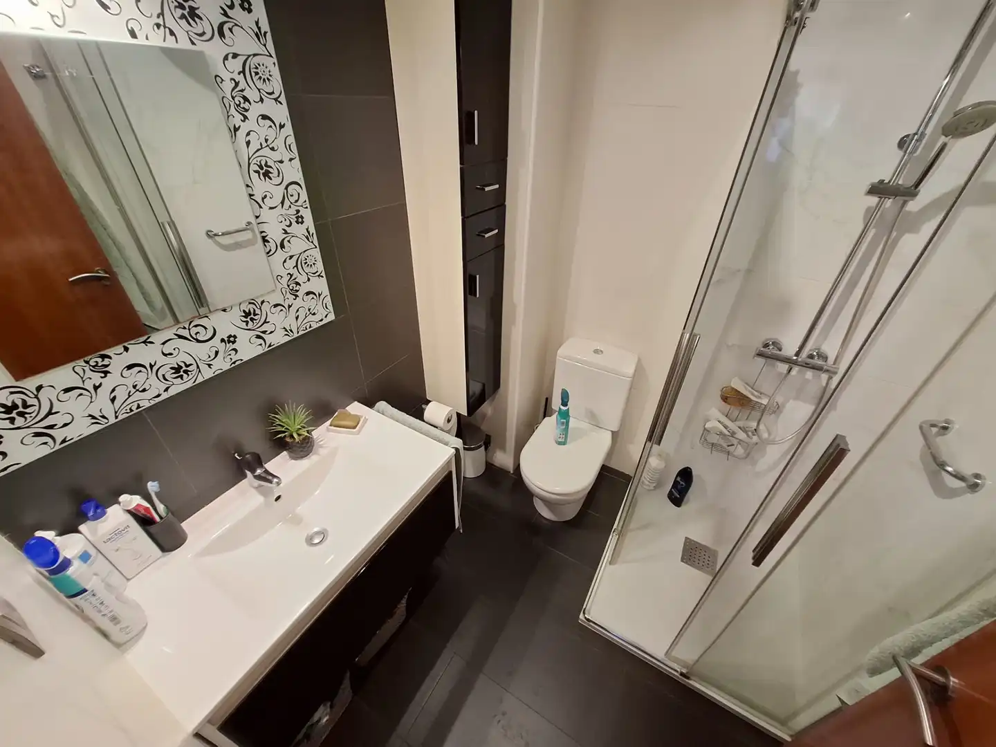 Bathroom of Flat for sale in  Logroño  with Air Conditioner, Heating and Parquet flooring