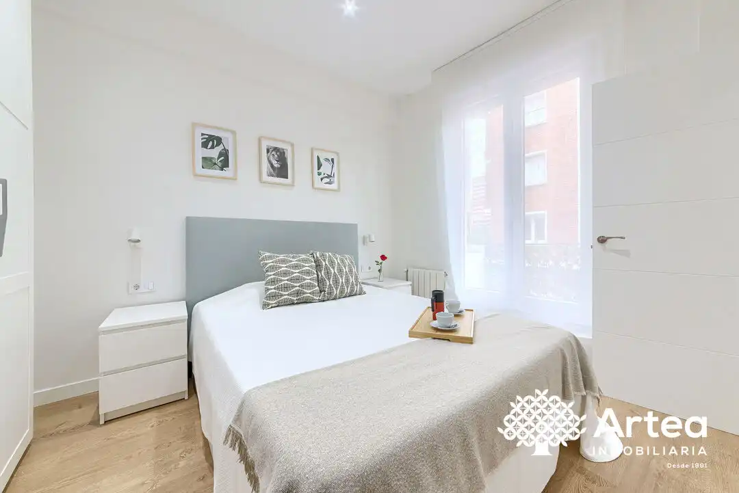 Schlafzimmer von Wohnung zum Verkauf in Bilbao  mit Heizung, Privatgarten und Möbliert