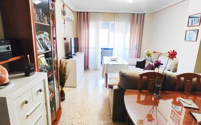 Living room of Flat for sale in  Sevilla Capital  with Air Conditioner and Terrace