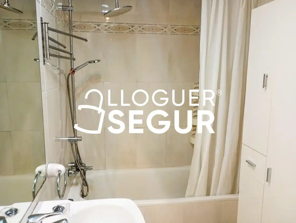 Bany de Pis de lloguer en Sitges amb Terrassa