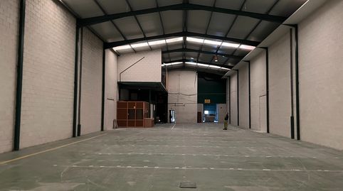 Alquiler de nave con oficinas en el Ceao, Lugo