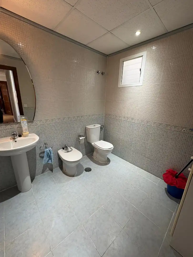 Badezimmer von Wohnung zum Verkauf in Jerez de la Frontera mit Klimaanlage, Heizung und Parkett