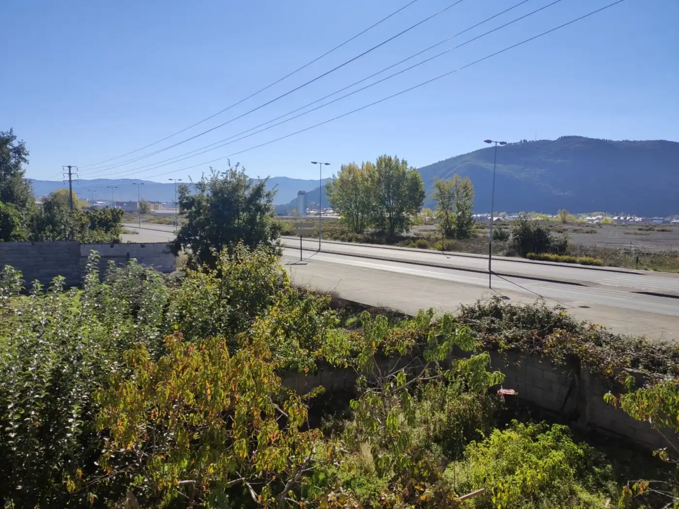 Vista exterior de Finca rústica en venda en Ponferrada amb Calefacció i Jardí privat