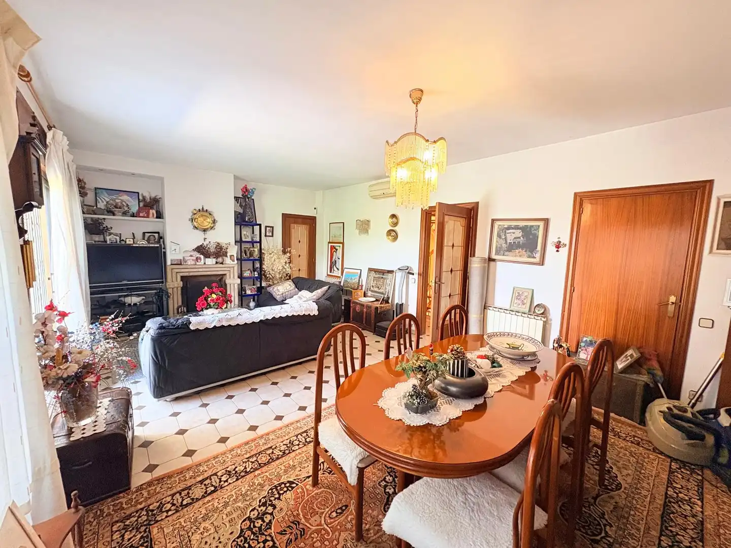 Sala de estar de Casa o chalet en venta en Corbera de Llobregat con Calefacción, Jardín privado y Terraza