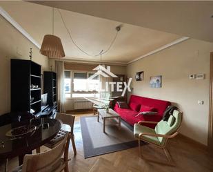 Sala d'estar de Apartament de lloguer en Cáceres Capital amb Aire condicionat, Calefacció i Parquet