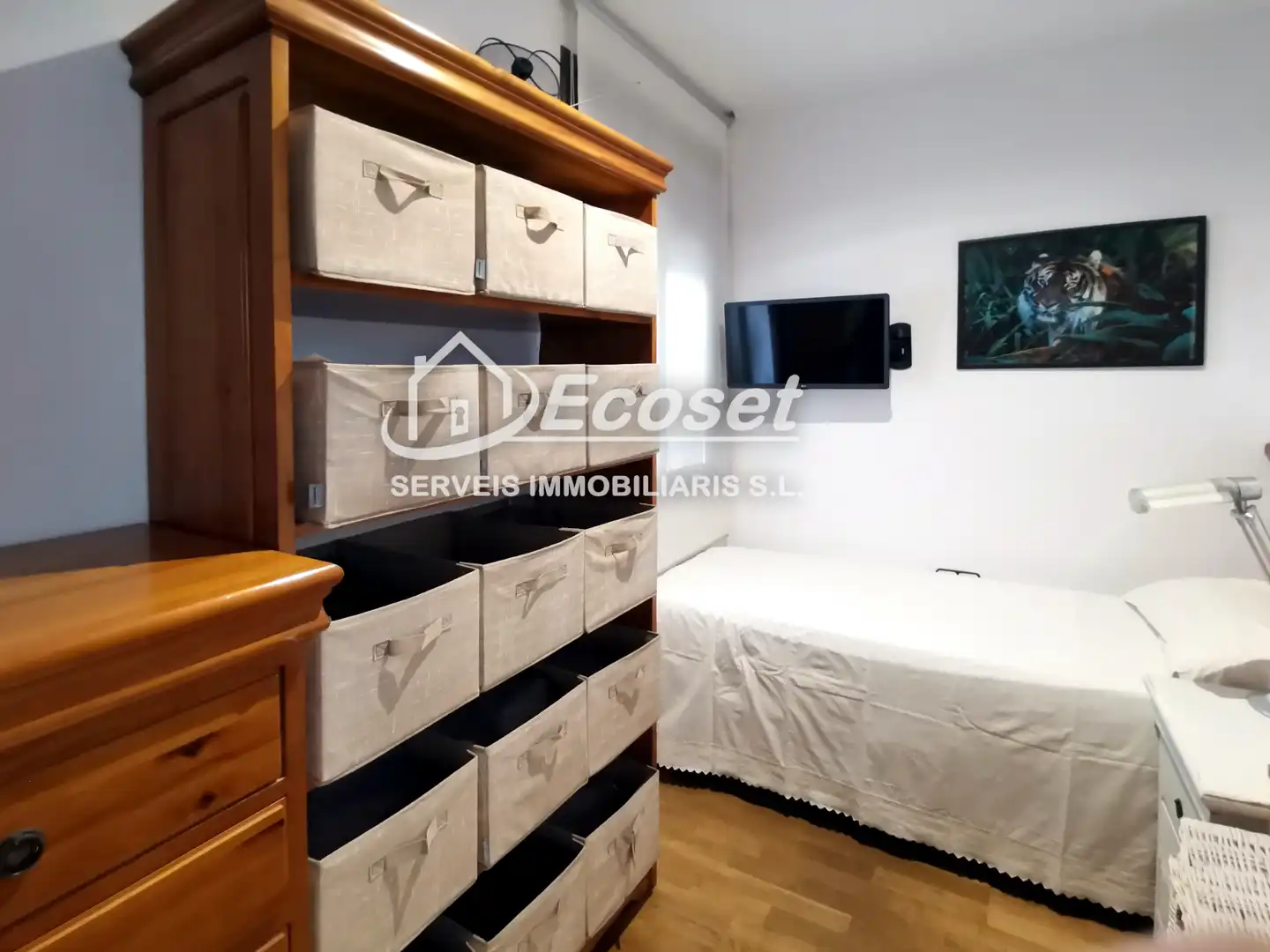 Maisonette zum Verkauf in Cornellà de Llobregat mit Klimaanlage, Parkett und Terrasse