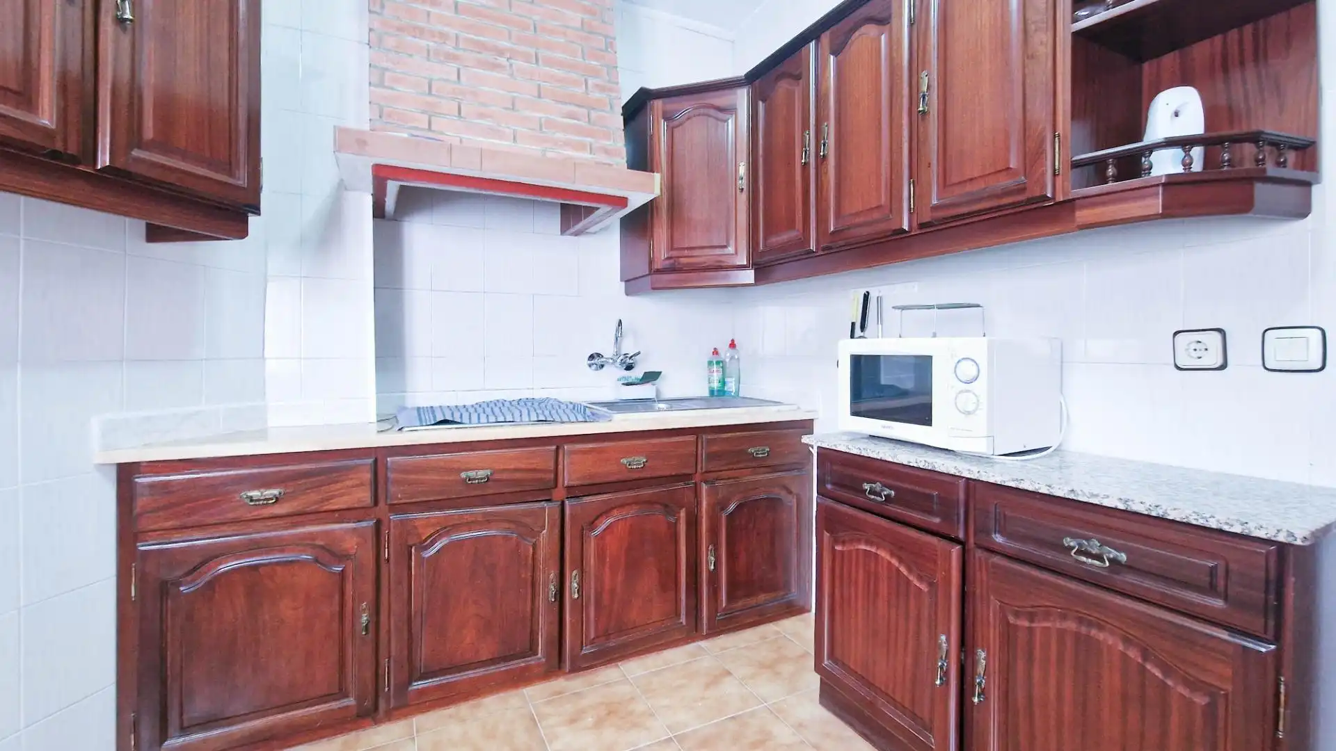 Cocina de Casa o chalet en venta en Cheles con Terraza, Trastero y Balcón