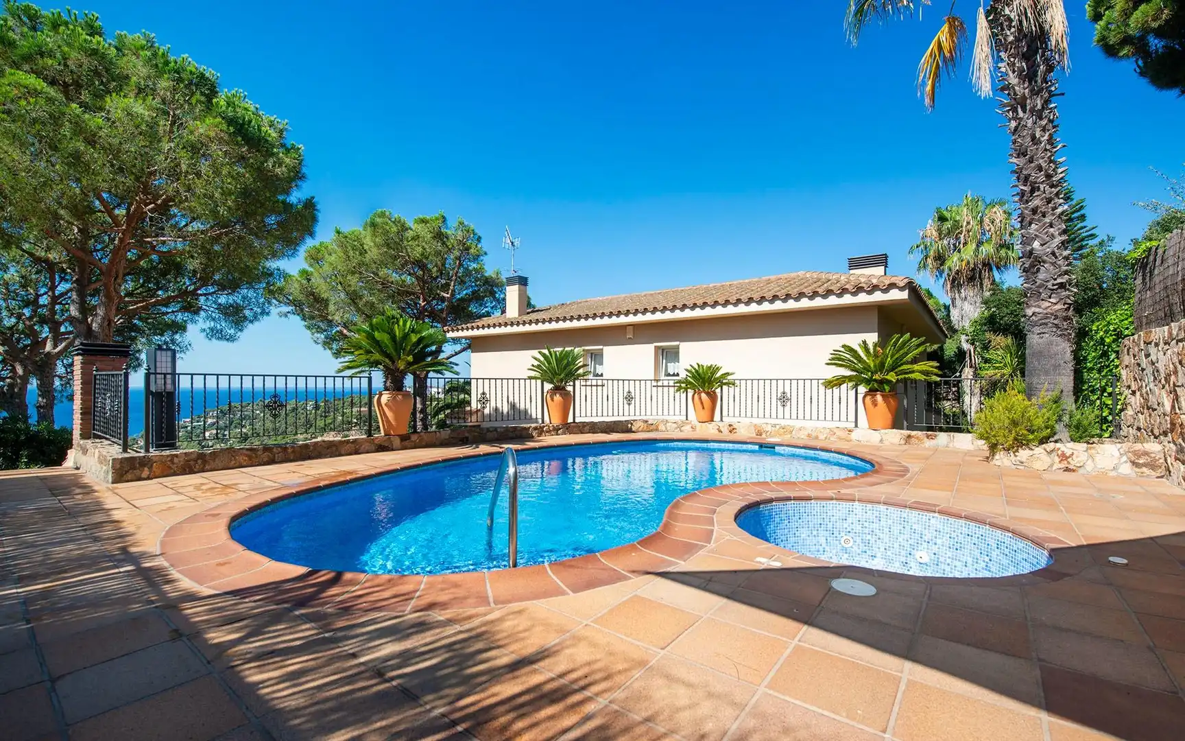 Piscina de Casa o chalet en venta en Tossa de Mar con Calefacción, Jardín privado y Terraza