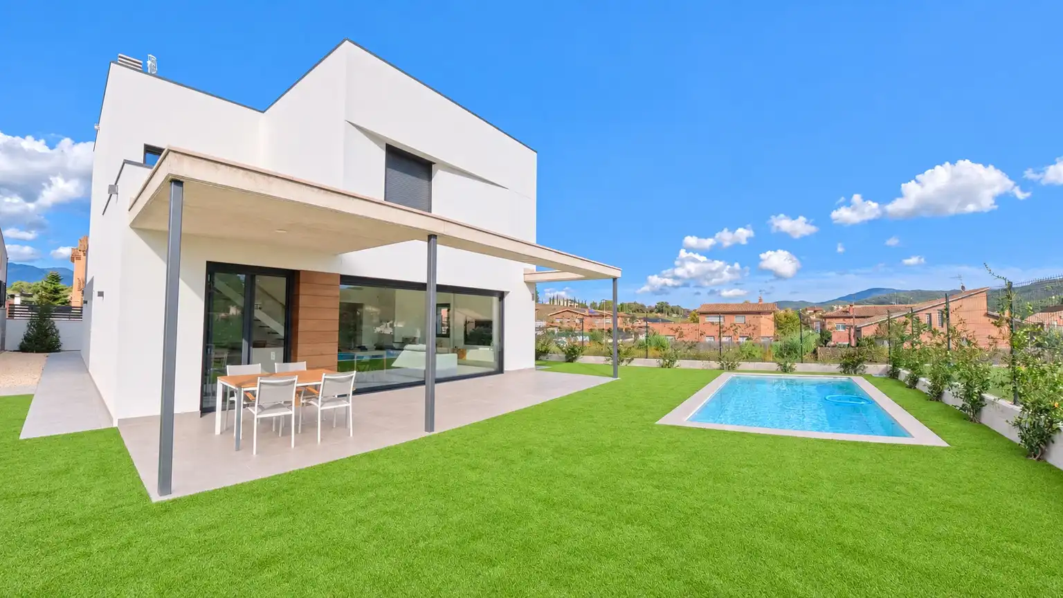 Villa mit Pool zum Verkauf in Carrer Collsabadell