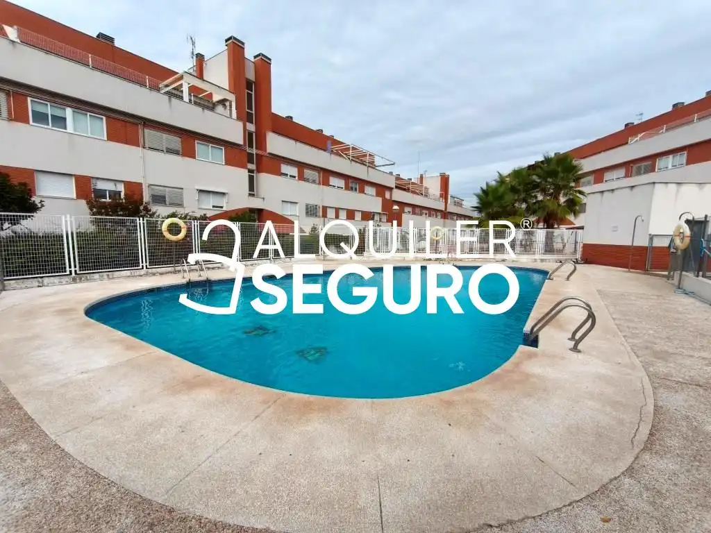 Swimming pool of Flat for rent in Arroyomolinos (Madrid)  with Air Conditioner, Heating and Terrace
