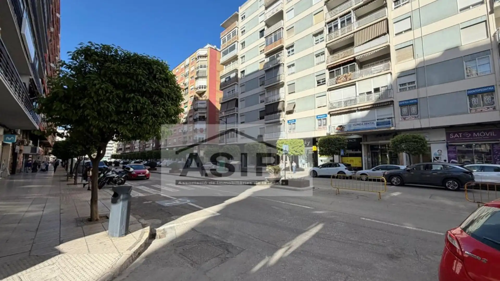 Außenansicht von Geschaftsraum zur Miete in Alzira mit Klimaanlage