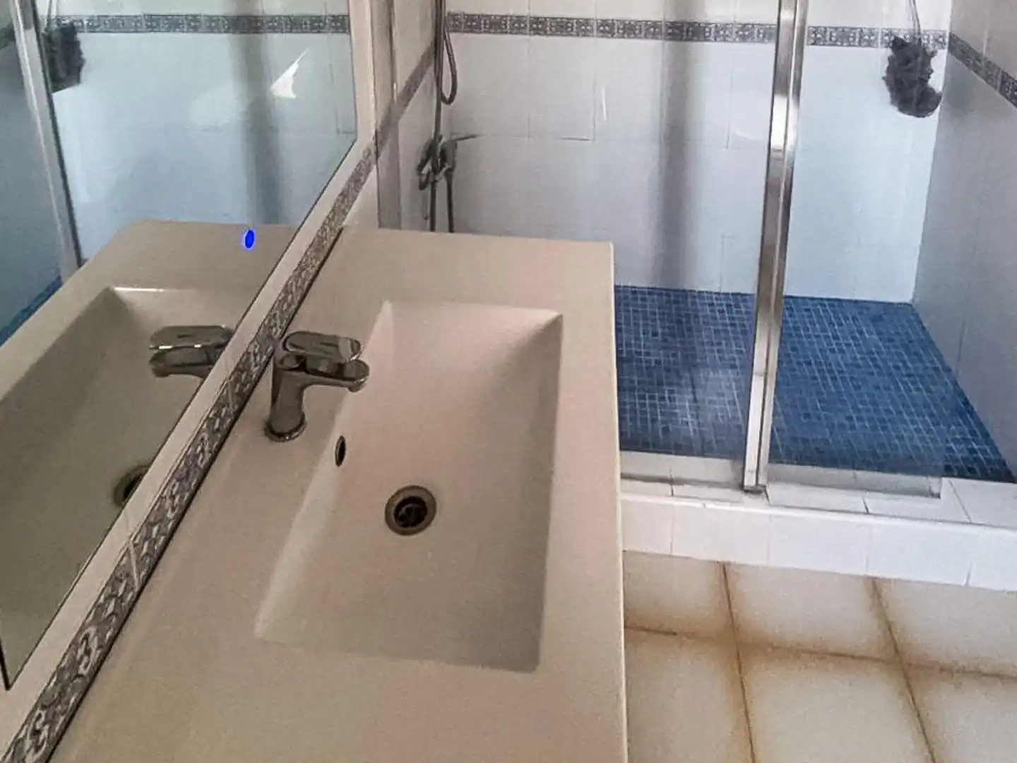 Bathroom of Houses for sale in Busot  with Air Conditioner, Private garden and Swimming Pool