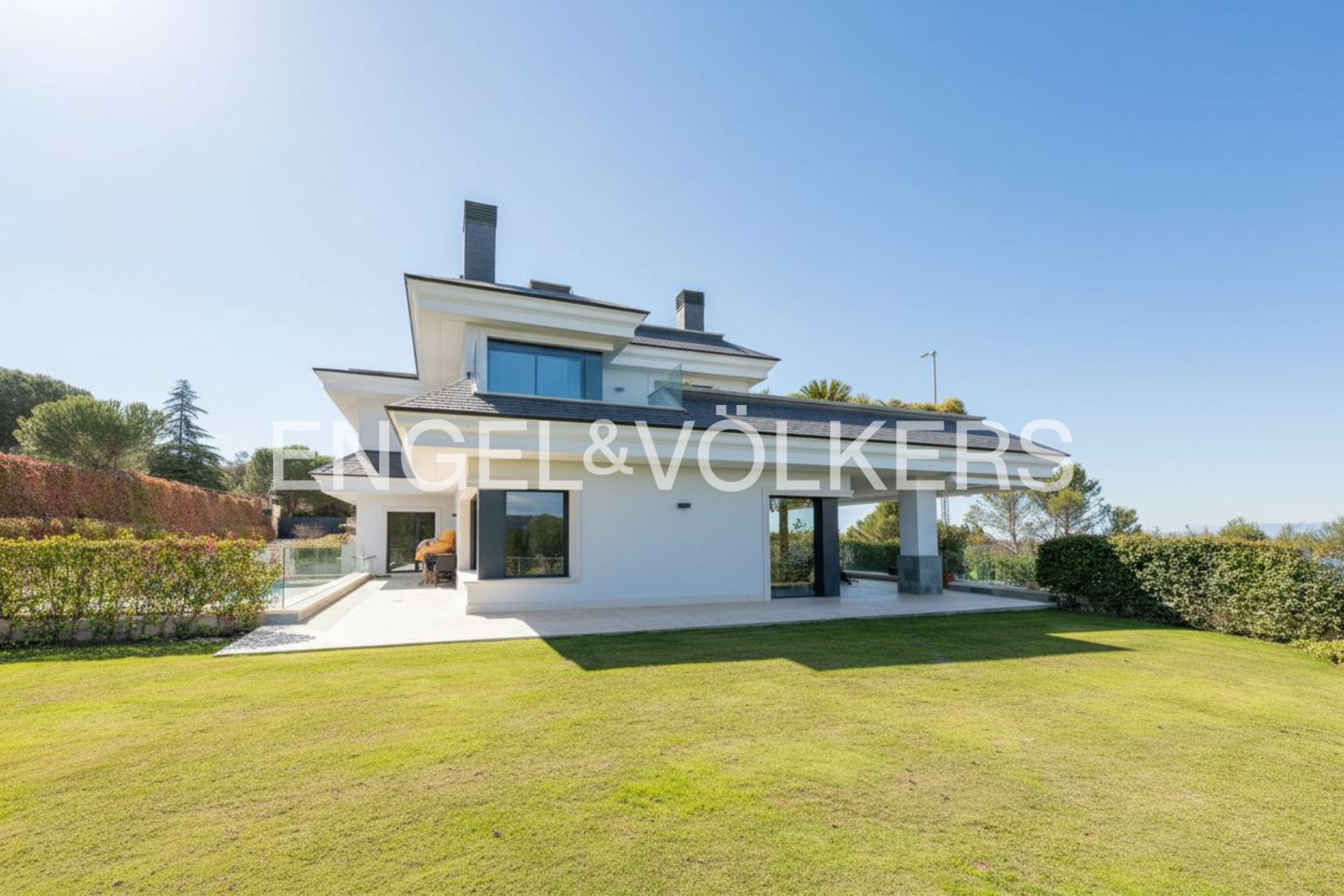 Vista exterior de Casa o xalet en venda en Las Rozas de Madrid amb Aire condicionat, Calefacció i Jardí privat