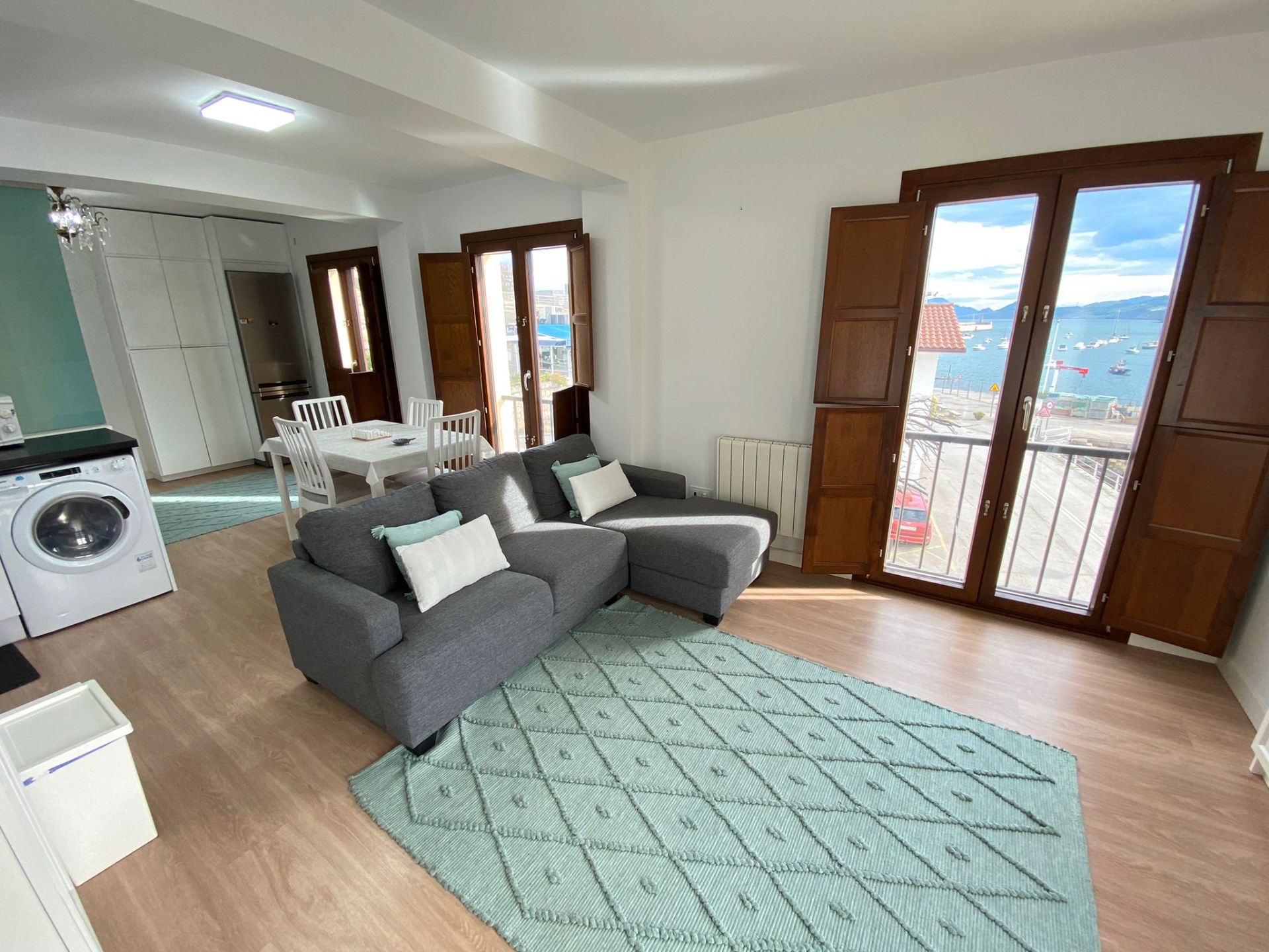 Sala de estar de Piso en venta en Castro-Urdiales con Calefacción, Horno y Lavadora